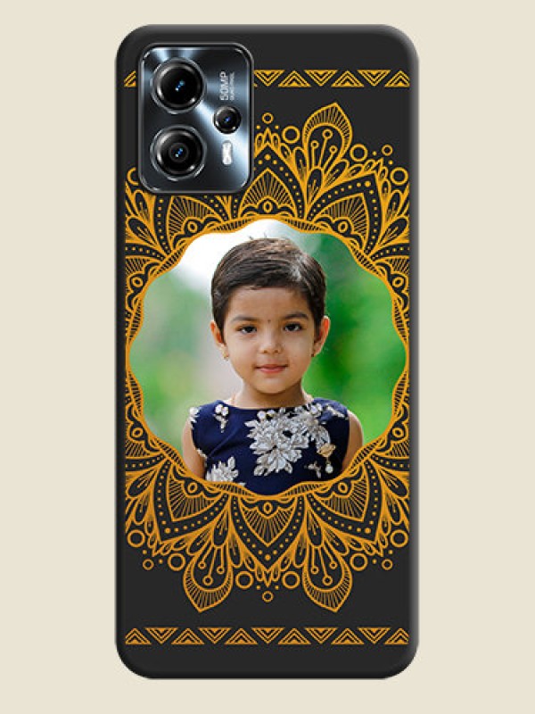 Custom Round Image with Floral Design on Photo on Space Black Soft Matte Mobile Cover - Moto G13