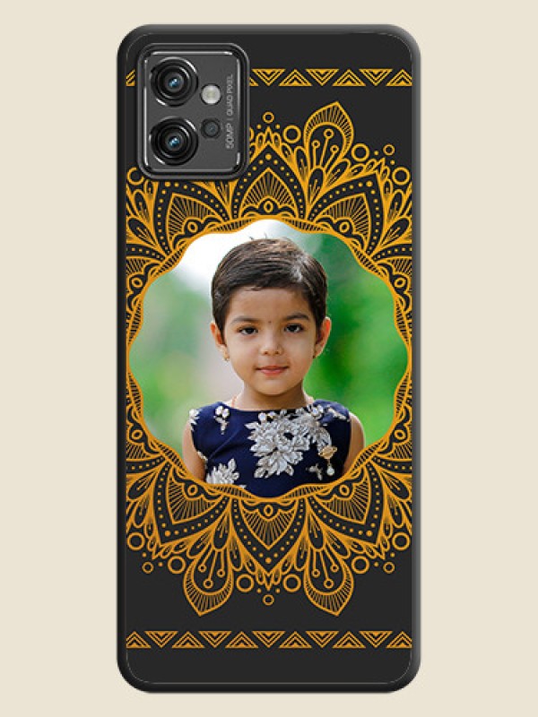Custom Round Image with Floral Design on Photo on Space Black Soft Matte Mobile Cover - Motorola Moto G32