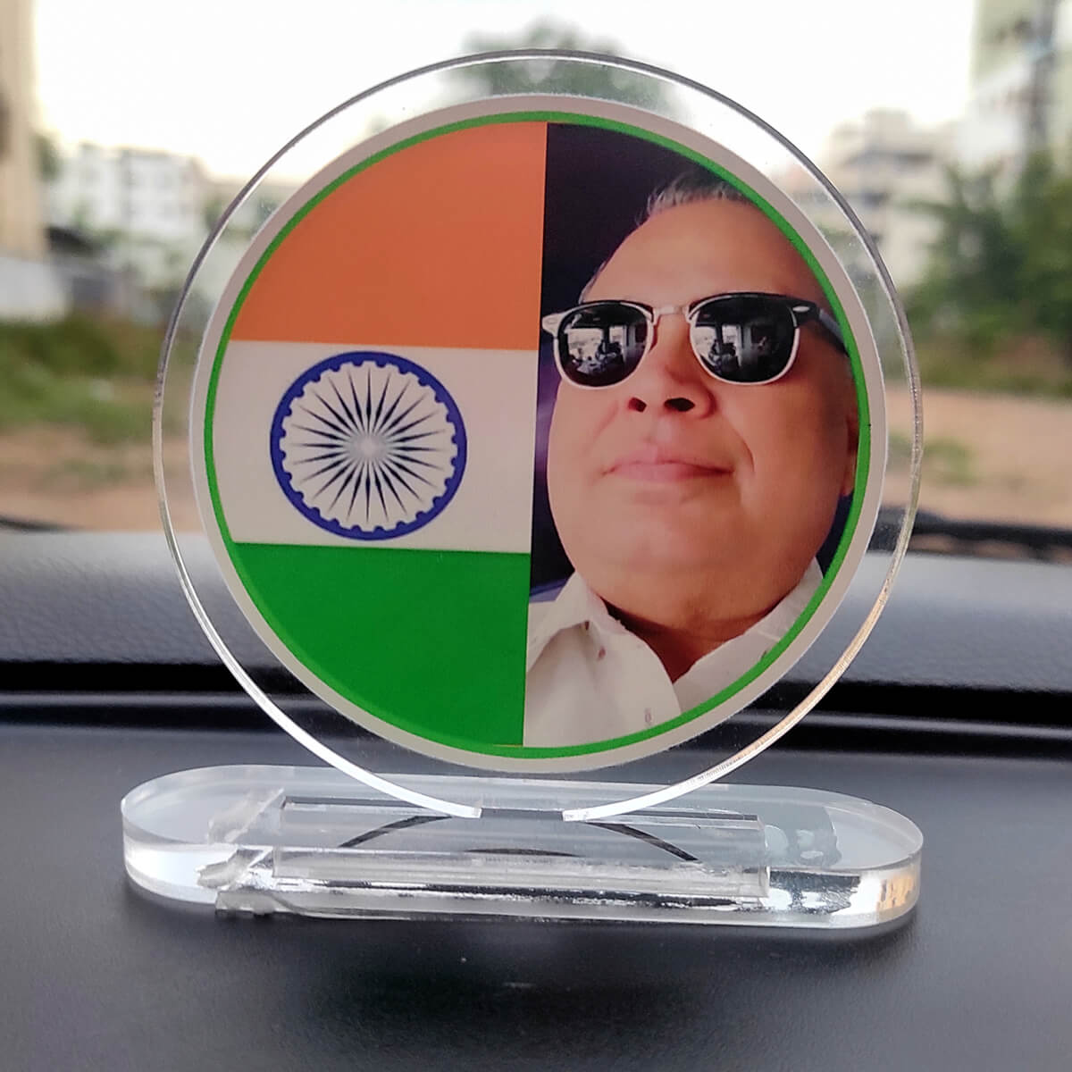 Dashboard Photo Stand Customer Image Review 2