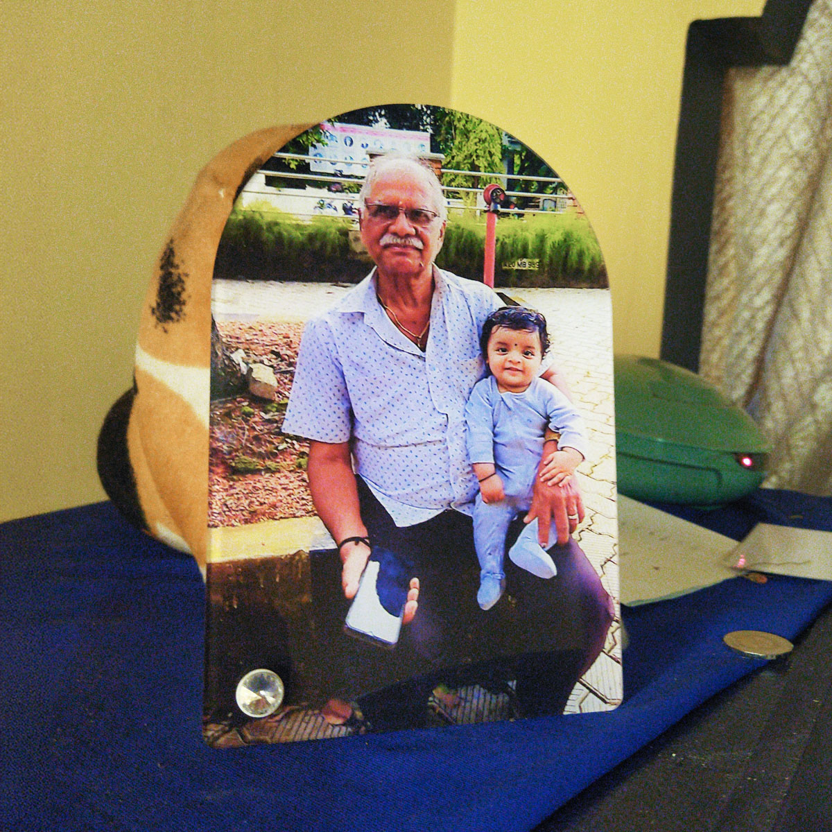 Acrylic Photo Stand Customer Image Review 7