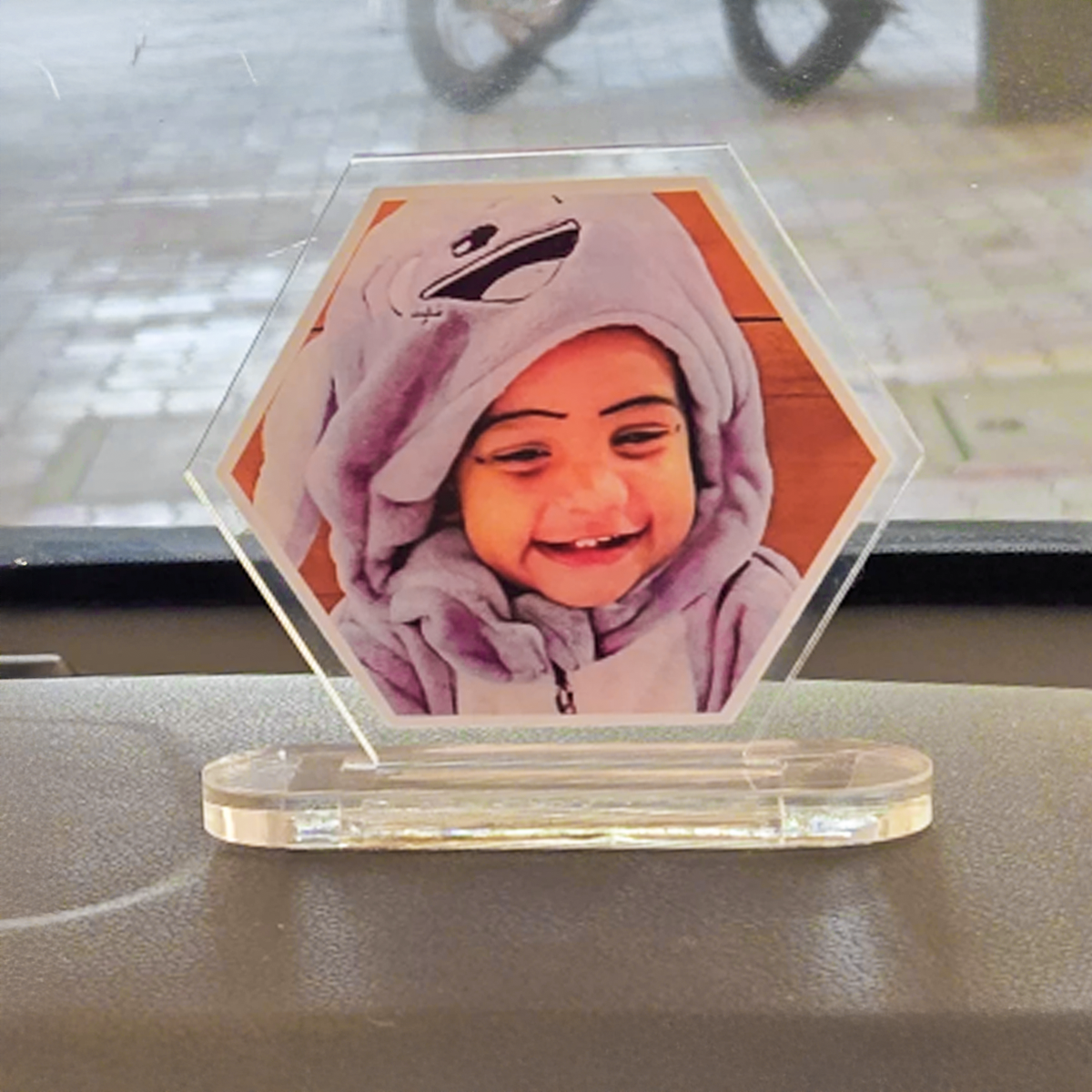 Dashboard Photo Stand Customer Image Review 6